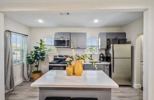 Greater East End Apartment | Conveniently Located Apt Near PNC Stadium with Breakfast