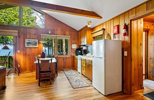 Sturgeon Bay Cottage | Beautiful Lake Michigan Retreat with Scenic Shoreline Access