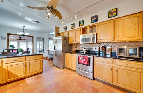 Forest City House | Pet-Friendly Apopka Retreat with Spacious Backyard & Gym