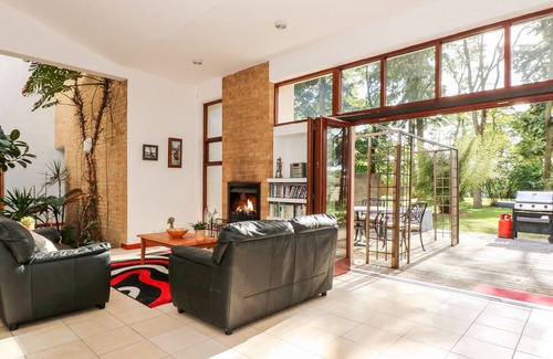 Thetford Cottage | Family-Friendly Aleutia Gardens with Spa & Hot Tub Retreat