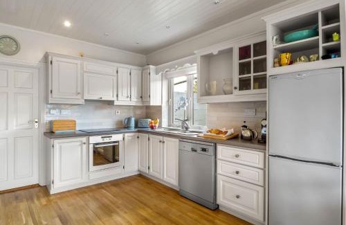 Clifden House | Explore Family-Friendly 4-Star Comfort at An tSean Scoil