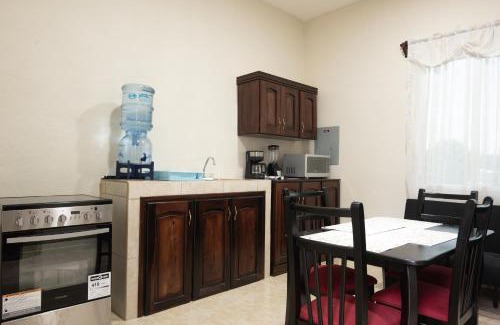 Flores Apartment | 1 Apartamentos Petenchel, por Aeropuerto Flores Peten 1