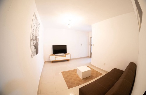 Torreon Apartment | Cozy Apartment for 4 with Kitchen & Breakfast Included