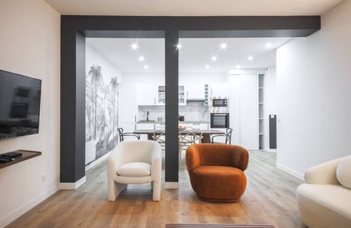 15th Arrondissement Apartment | Cozy 2-Bedroom Apartment for Families Near Commerce