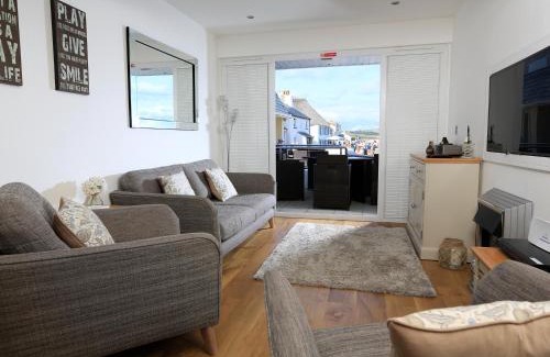 Torcross House | Beachside Retreat at 1 At The Beach - Rated 9.2/10