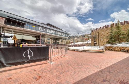 Snowmass Village Hotel | Cozy Studio Apartment with Pool & Hot Tub in Snowmass Village