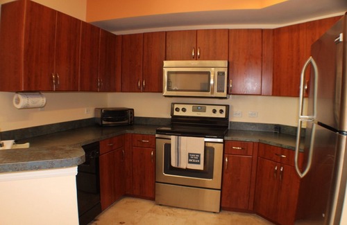 Surfside Condo | Beachfront 1 Bd Near BalHarbor's Shops & Dining