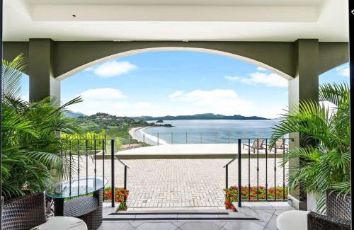 Playa Flamingo House | Discover 360 Splendor #203: Rated 10/10 with Pool Access