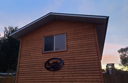 Pukwana House | Perfect Pet-Friendly Duplex with Fenced Yard & Spa Access