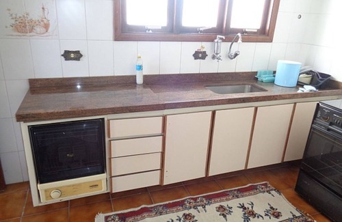 Parque Enseada Apartment | Relaxing Retreat with Pool and Family-Friendly Amenities