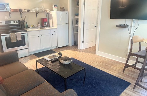 Union Pier House | Pet-Friendly Retreat Steps from Beach and Downtown