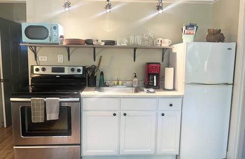 Union Pier House | Pet-Friendly Retreat Steps from Beach and Downtown