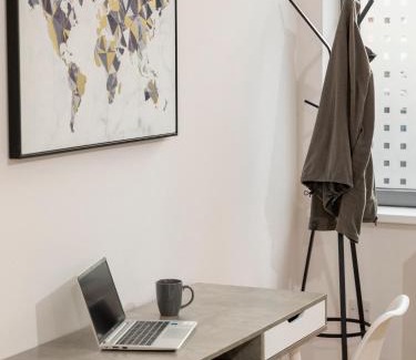 Redhill Apartment | Family-Friendly Stay at The Albany: Perfect for Kids