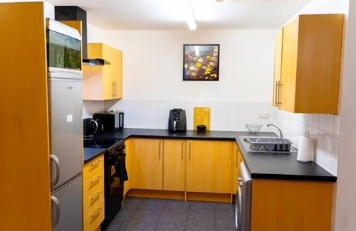 Homerton Apartment | Cozy 1-Bed Apartment in Hackney with Kitchen & Breakfast