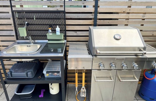 South Hayling Cabin | Pet-Friendly Seaside Cabin Retreat on Hayling Island