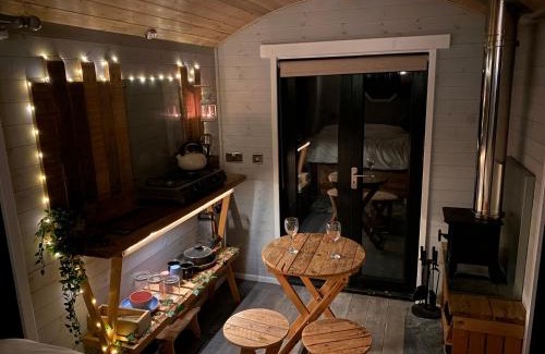 Horns Cross House | Cozy Lakeside Cabin with Hot Tub and Fishing Fun