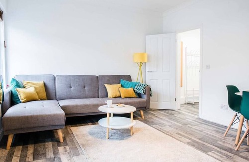Newport Condo | Cozy Newport Apartment with Kitchen, Rated 10/10 by Guests