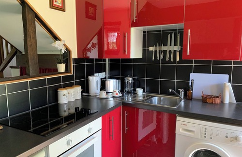 Andaine - Passais Cottage | Cozy 1-Bed Cottage in Ceauce with Breakfast & Kitchen