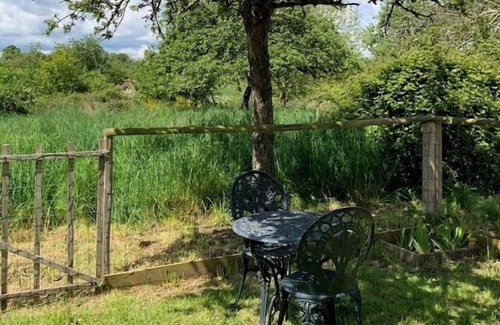 Andaine - Passais Cottage | Cozy 1-Bed Cottage in Ceauce with Breakfast & Kitchen