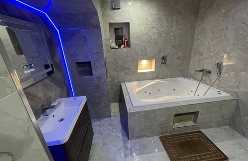 Bradford Apartment | Experience Imperial Suites Bradford with Spa and Hot Tub