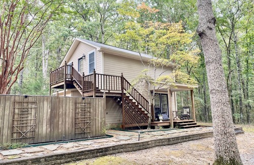Oxford House | Cozy Guesthouse Retreat with Spa & Hot Tub near Oxford