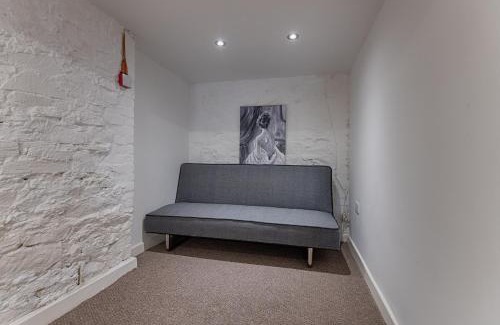 Gorseinon Apartment | Family-Friendly Stay at Alexandra Cottage for Memorable Getaways