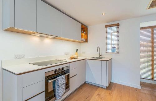 Aberystwyth House | Cozy 1 Bed Stay in Aberystwyth, Perfect for Families & Pets
