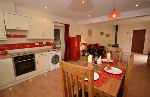 Westleigh House | Cozy 1 Bed Retreat in Barnstaple - Pet and Child Friendly