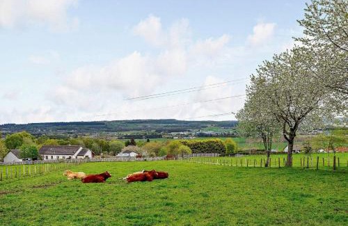 Marybank House | Cozy 1 Bed Retreat in Beauly with Hot Tub Amenities