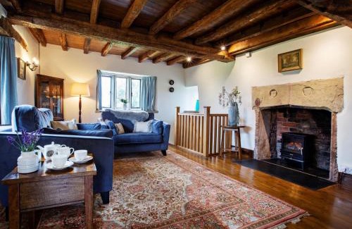 Halmonds Frome House | Cozy One Bed Retreat in Bishops Frome - Family & Pet Friendly