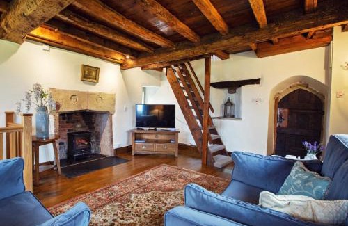 Halmonds Frome House | Cozy One Bed Retreat in Bishops Frome - Family & Pet Friendly