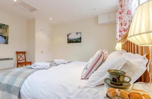 Blairgowrie House | Cozy 1 Bed in Blacklunans with Family-Friendly Amenities