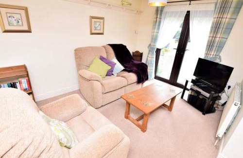 Hope Valley House | Cozy 1 Bed in Bradwell - Perfect for Families and Pets