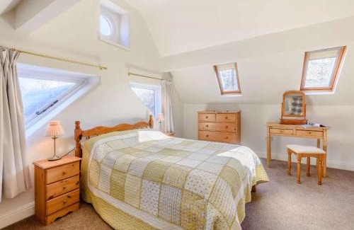 Combs House | Cozy 1 Bed Retreat in Combs PK682 - Pet & Child Friendly