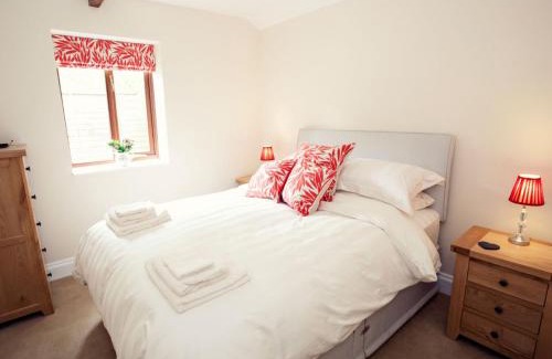 Llangattock House | Cozy 1-Bed Retreat in Pet-Friendly Crickhowell
