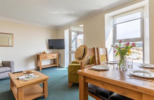 Croyde Bay House | Cozy 1 Bed Retreat in Croyde with Family-Friendly Amenities