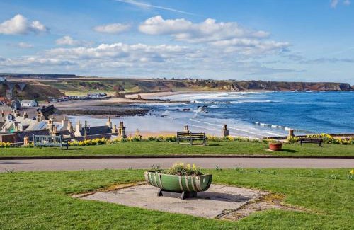 Cullen House | Cozy 1-Bedroom Retreat in Cullen - Pet & Child Friendly