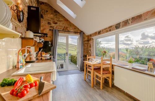 Quarnford House | Cozy 1 Bed at Flash 74351 - Pet and Child Friendly Stay