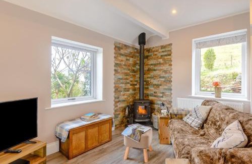 Quarnford House | Cozy 1 Bed at Flash 74351 - Pet and Child Friendly Stay