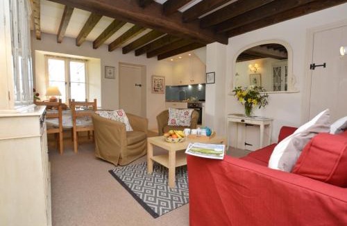 Frome Saint Quinton House | Comfortable Stay at 1 Bed in Frome St Quintin MANJE