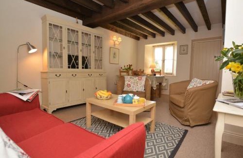 Frome Saint Quinton House | Comfortable Stay at 1 Bed in Frome St Quintin MANJE