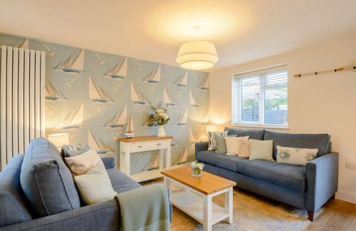 Hythe House | Pet-Friendly Retreat: Cozy 1 Bed in Hythe Awaits You