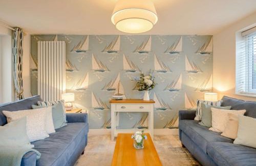 Hythe House | Pet-Friendly Retreat: Cozy 1 Bed in Hythe Awaits You