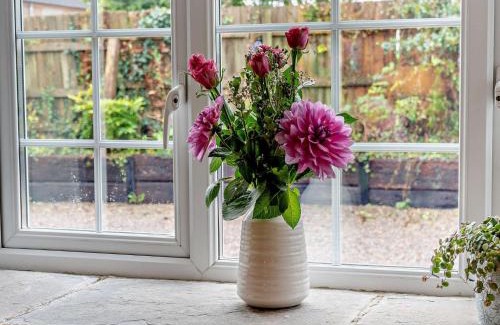 Kidwelly House | Relaxing 1 Bed Retreat in Kidwelly - Pet Friendly Stay