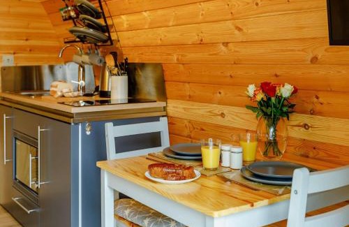 Penybont House | Comfortable 1 Bed Retreat in Llandrindod Wells with Hot Tub