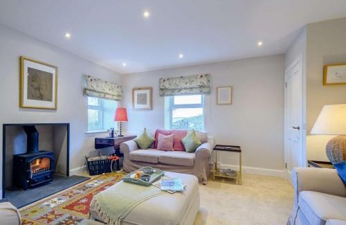 Lockerbie House | Comfortable 1 Bed in Lockerbie - Family & Pet Friendly