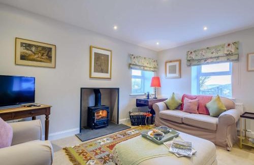 Lockerbie House | Comfortable 1 Bed in Lockerbie - Family & Pet Friendly