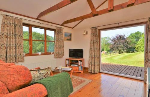 Mount House | Cozy 1-Bedroom Stay in Child-Friendly Looe NUTHA