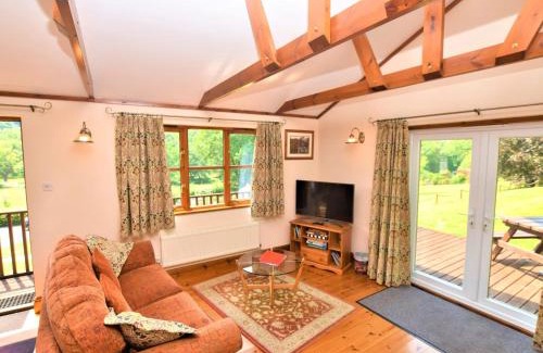 Mount House | Cozy 1-Bedroom Stay in Child-Friendly Looe NUTHA