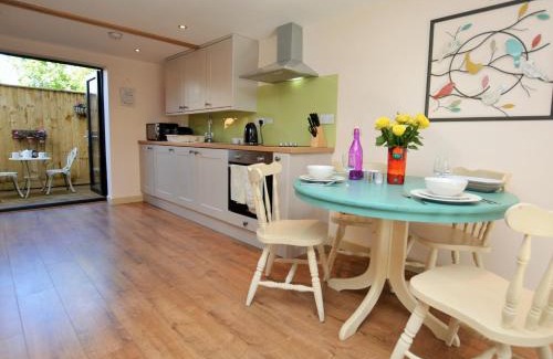 Chardstock House | Cozy 1-Bed Retreat in Pet-Friendly Lyme Regis